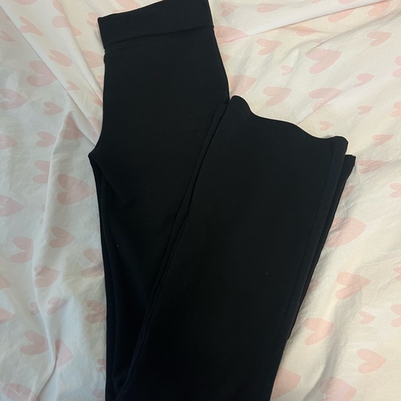 ARITZIA black Camden Pants - Picture 2 of 3
